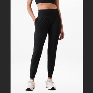 Athlete Salutation High Rise Jogger